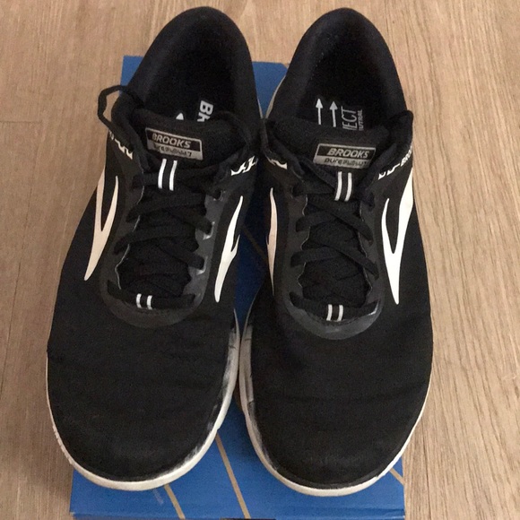 brooks pureflow size 9